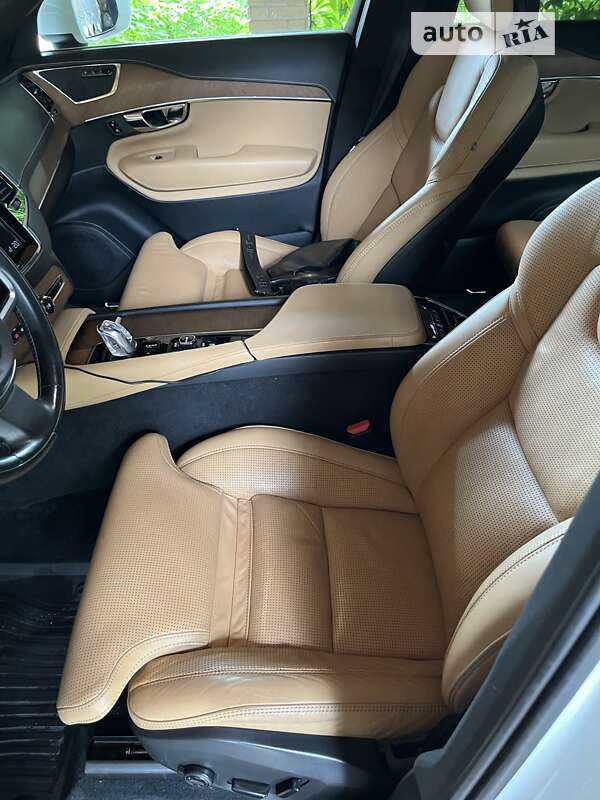 Позашляховик / Кросовер Volvo XC90 2016 в Києві