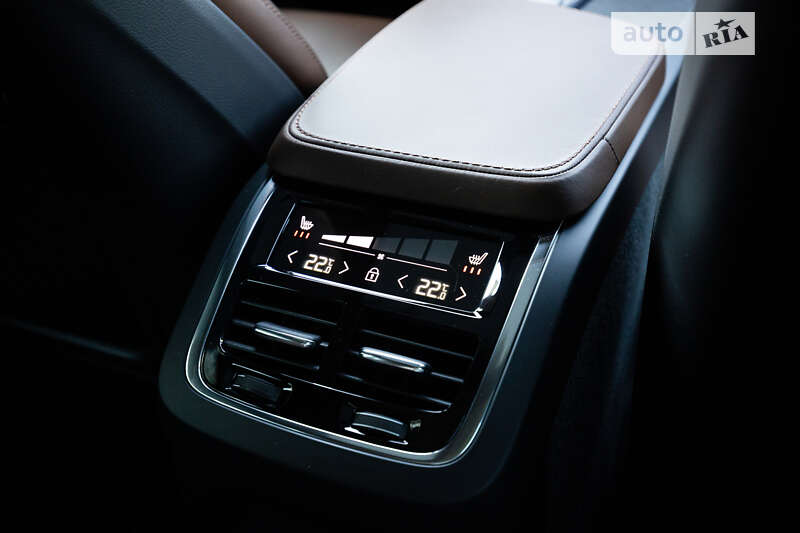 Позашляховик / Кросовер Volvo XC90 2020 в Києві