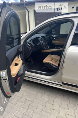 Внедорожник / Кроссовер Volvo XC90 2017 в 