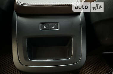 Внедорожник / Кроссовер Volvo XC90 2020 в 