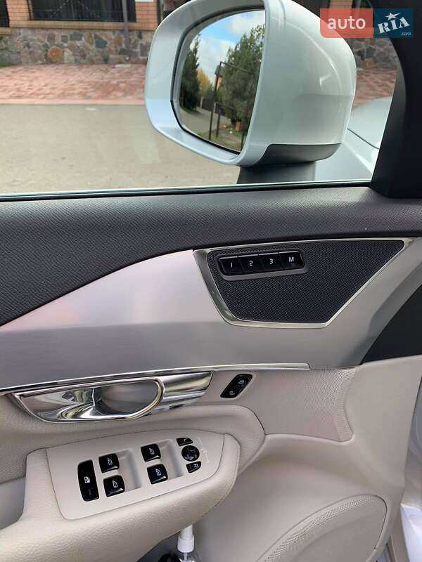 Внедорожник / Кроссовер Volvo XC90 2015 в Киеве