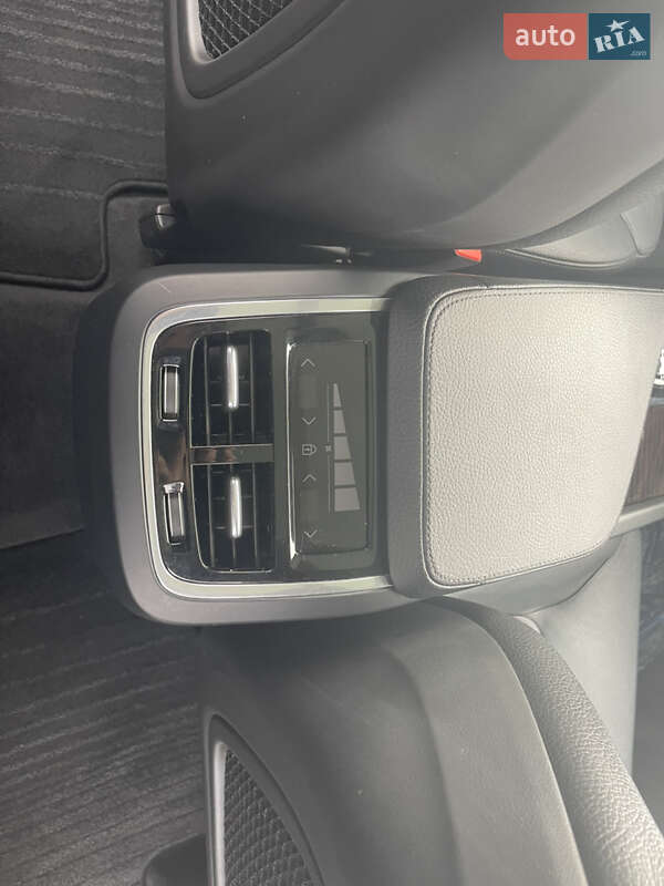 Внедорожник / Кроссовер Volvo XC90 2018 в Ивано-Франковске
