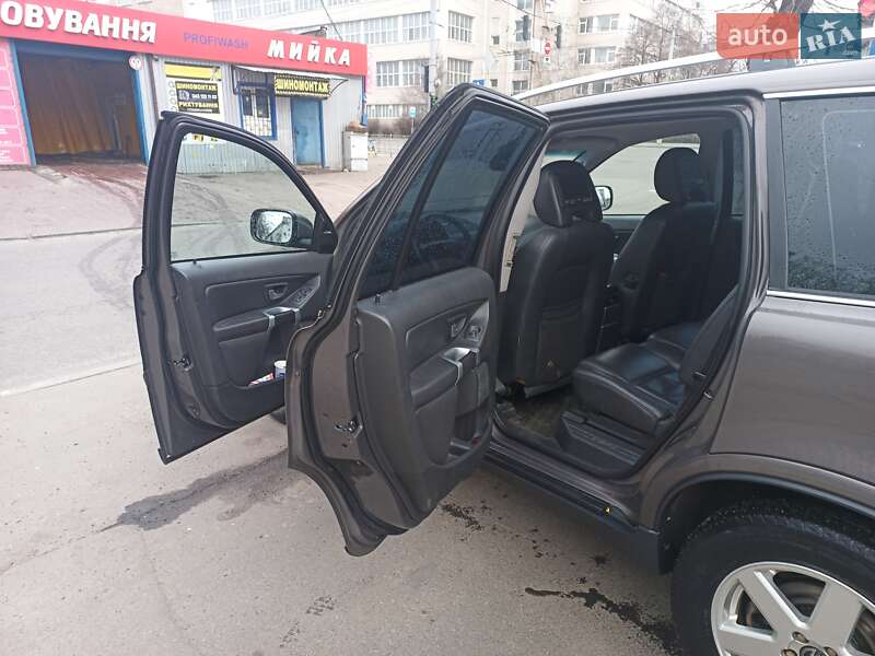 Внедорожник / Кроссовер Volvo XC90 2006 в Киеве