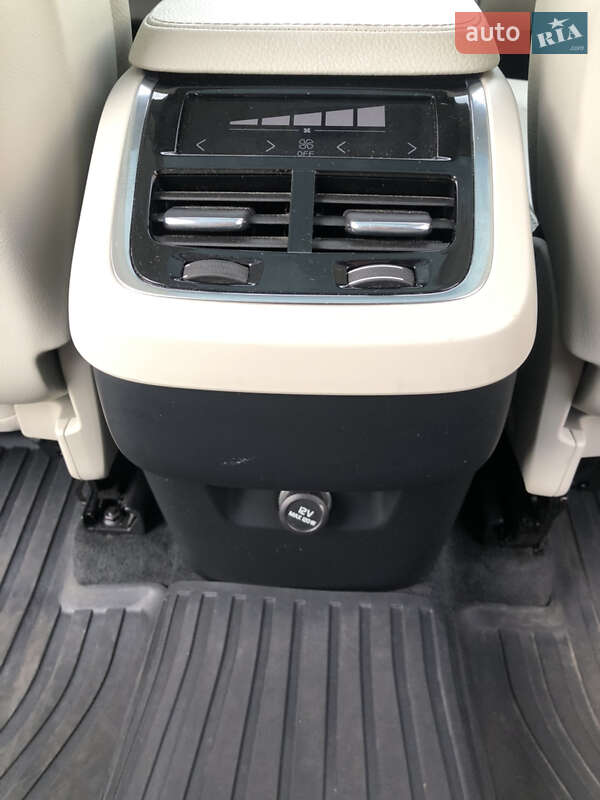 Позашляховик / Кросовер Volvo XC90 2016 в Львові