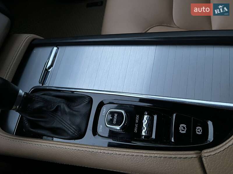Внедорожник / Кроссовер Volvo XC90 2016 в Житомире