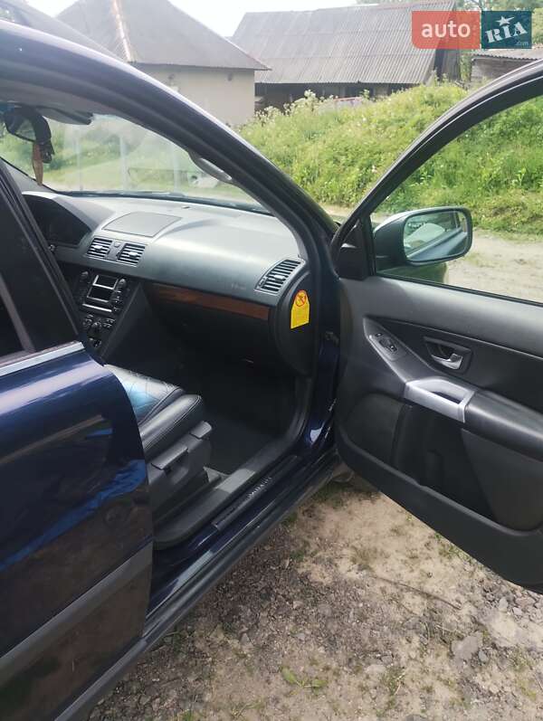 Внедорожник / Кроссовер Volvo XC90 2003 в Ужгороде