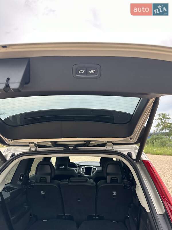 Внедорожник / Кроссовер Volvo XC90 2015 в Киеве