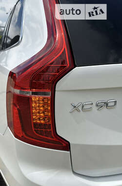 Внедорожник / Кроссовер Volvo XC90 2018 в 