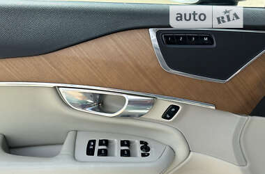 Внедорожник / Кроссовер Volvo XC90 2018 в 