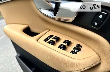 Позашляховик / Кросовер Volvo XC90 2019 в 