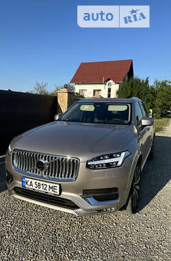 Внедорожник / Кроссовер Volvo XC90 2023 в 