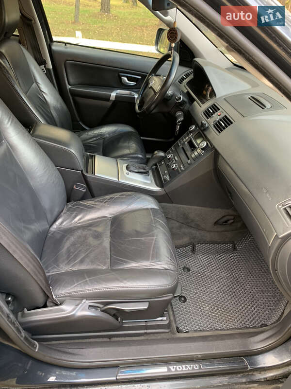 Позашляховик / Кросовер Volvo XC90 2011 в Вараші