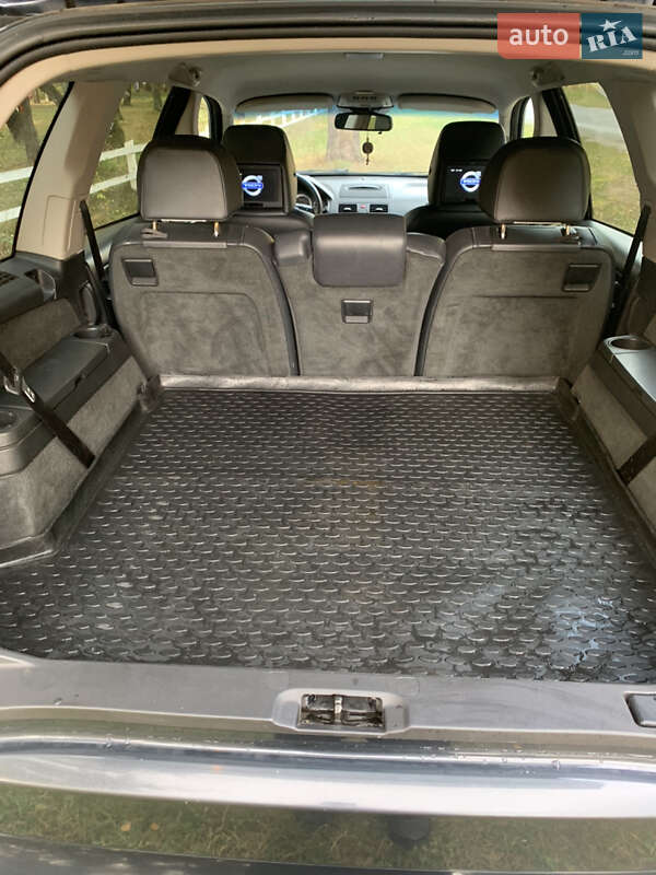 Позашляховик / Кросовер Volvo XC90 2011 в Вараші
