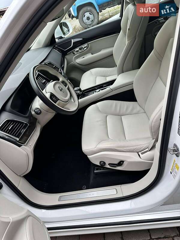 Внедорожник / Кроссовер Volvo XC90 2017 в Ужгороде фото 5 Внедорожник / Кроссовер Volvo XC90 2017 в Ужгороде