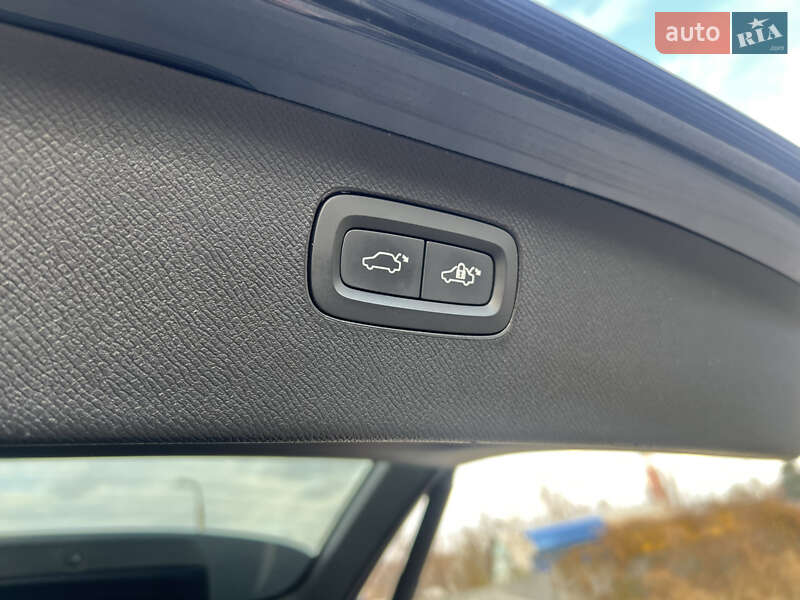 Позашляховик / Кросовер Volvo XC90 2019 в Києві