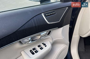 Внедорожник / Кроссовер Volvo XC90 2019 в 