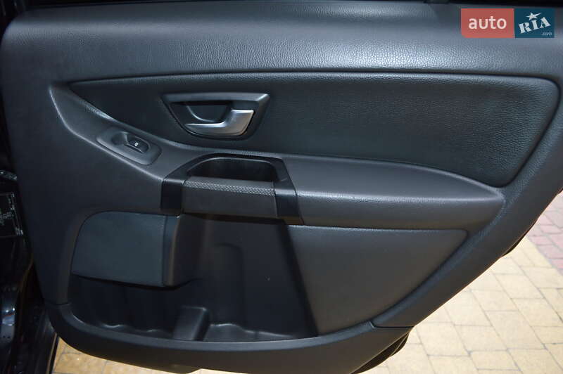 Внедорожник / Кроссовер Volvo XC90 2013 в Львове