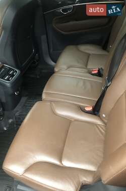 Внедорожник / Кроссовер Volvo XC90 2018 в 