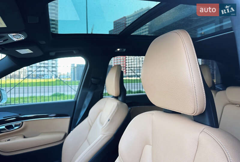 Внедорожник / Кроссовер Volvo XC90 2018 в Киеве