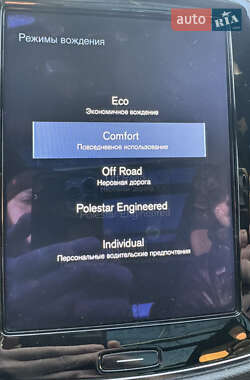 Внедорожник / Кроссовер Volvo XC90 2017 в 
