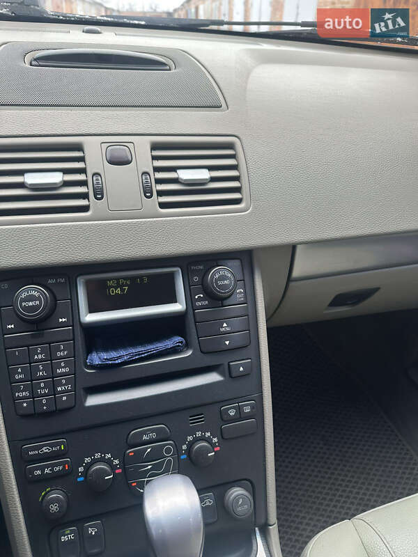Внедорожник / Кроссовер Volvo XC90 2006 в Миргороде
