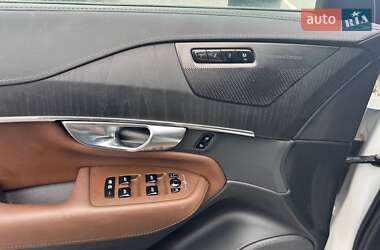 Внедорожник / Кроссовер Volvo XC90 2020 в 