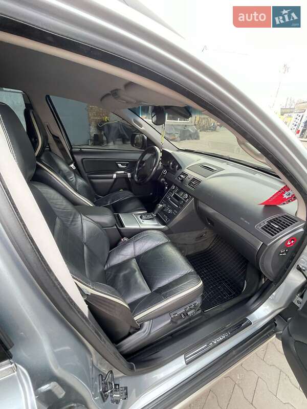 Внедорожник / Кроссовер Volvo XC90 2011 в Львове