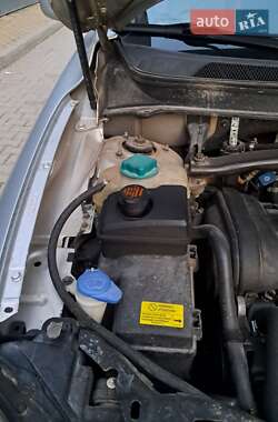 Внедорожник / Кроссовер Volvo XC90 2003 в 