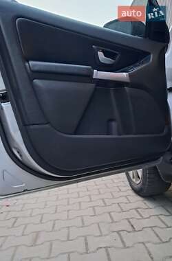 Внедорожник / Кроссовер Volvo XC90 2003 в 