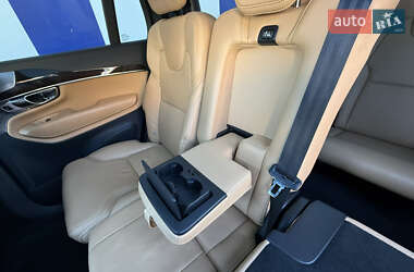 Позашляховик / Кросовер Volvo XC90 2016 в 