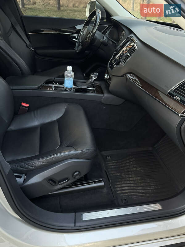 Внедорожник / Кроссовер Volvo XC90 2015 в Житомире