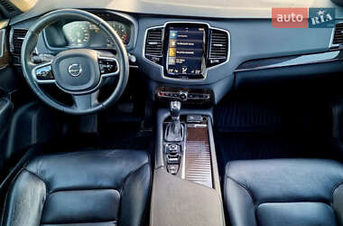 Внедорожник / Кроссовер Volvo XC90 2017 в 