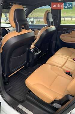 Внедорожник / Кроссовер Volvo XC90 2018 в 
