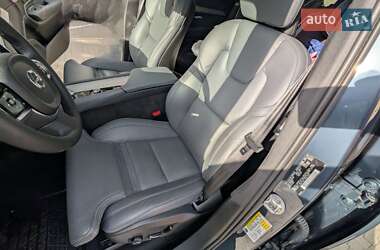 Внедорожник / Кроссовер Volvo XC90 2024 в 