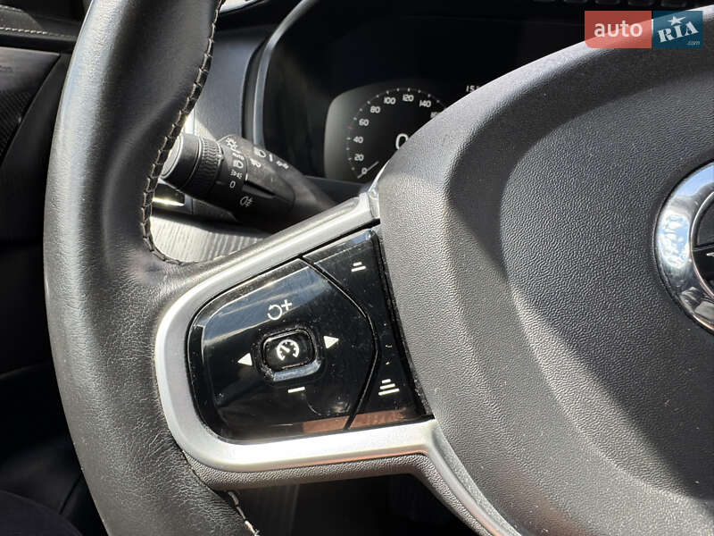 Внедорожник / Кроссовер Volvo XC90 2020 в Стрые