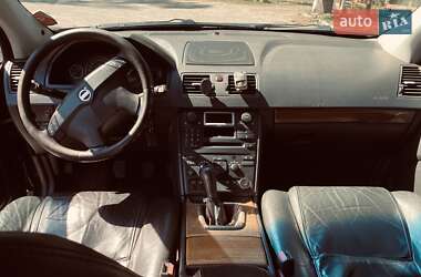 Позашляховик / Кросовер Volvo XC90 2004 в 