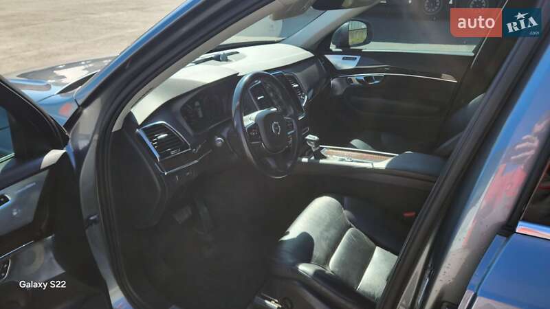 Внедорожник / Кроссовер Volvo XC90 2015 в Сваляве