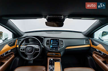 Внедорожник / Кроссовер Volvo XC90 2021 в 