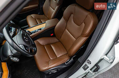 Внедорожник / Кроссовер Volvo XC90 2021 в 