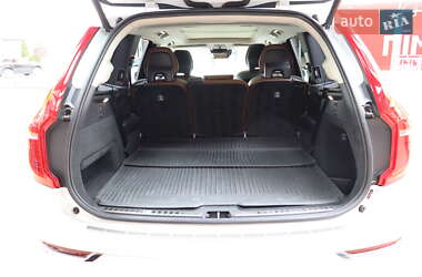 Внедорожник / Кроссовер Volvo XC90 2018 в 