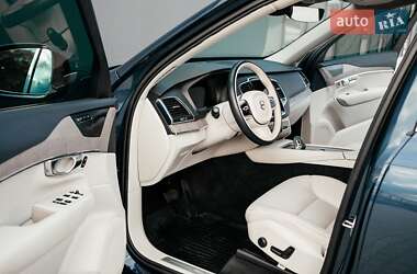Внедорожник / Кроссовер Volvo XC90 2022 в 