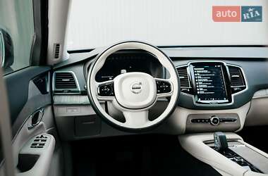 Внедорожник / Кроссовер Volvo XC90 2022 в 