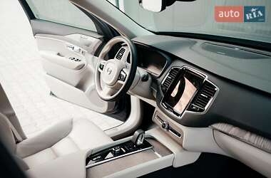 Внедорожник / Кроссовер Volvo XC90 2022 в 