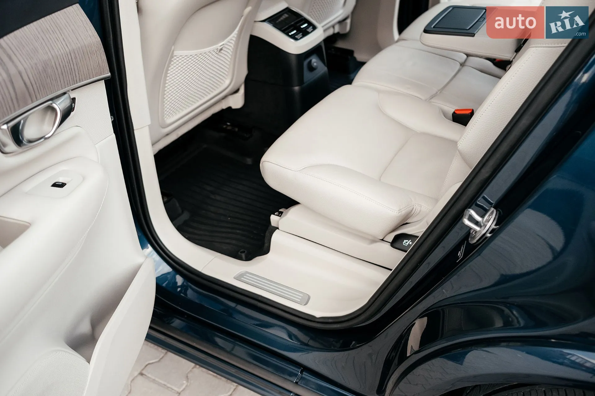 2022 Volvo XC90 - мініатюра 203
