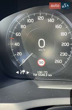 Внедорожник / Кроссовер Volvo XC90 2021 в 