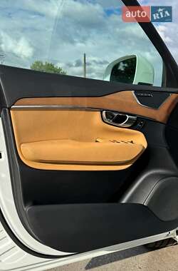 Внедорожник / Кроссовер Volvo XC90 2016 в 