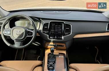 Внедорожник / Кроссовер Volvo XC90 2016 в 