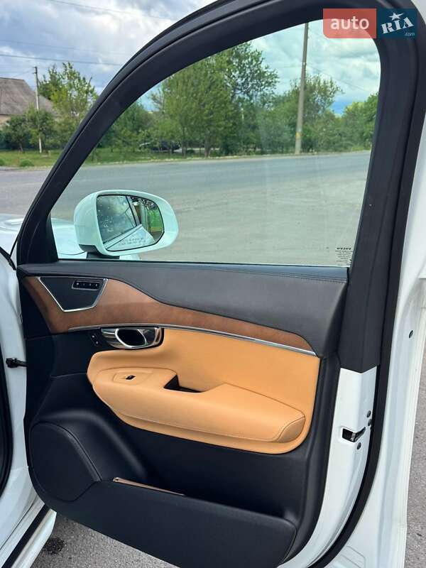 Внедорожник / Кроссовер Volvo XC90 2016 в Ахтырке