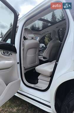 Позашляховик / Кросовер Volvo XC90 2019 в 