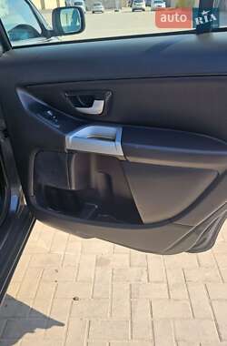 Позашляховик / Кросовер Volvo XC90 2004 в 